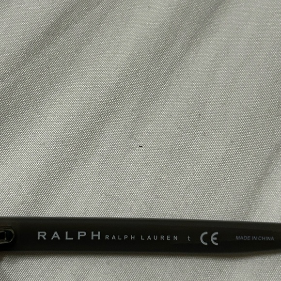 Ladies Ralph Lauren sunglasses - Picture 5 of 6